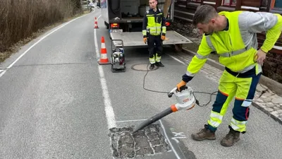 Královéhradecký kraj testuje moderní opravy silnic pomocí mikrovlnné technologie a AI